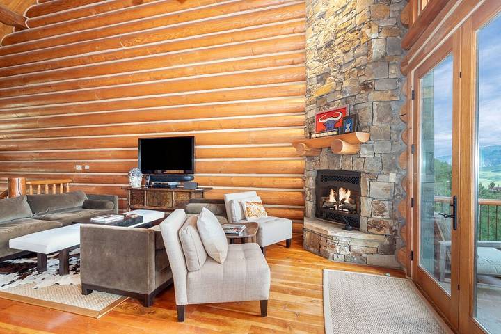 Vacation rental for 8 people, with balcony and hot tub in Telluride Ski Resort