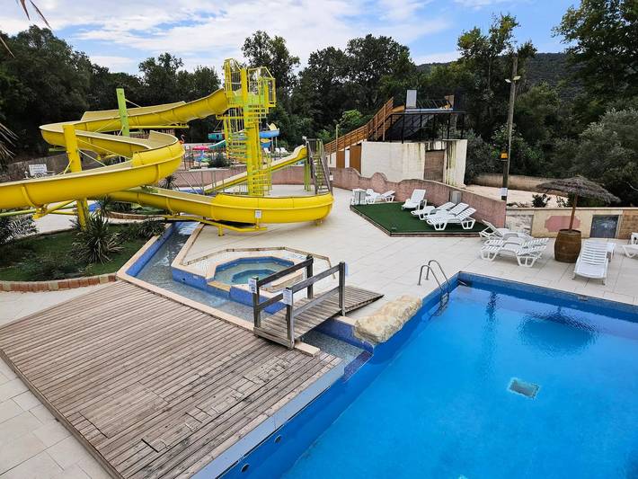Camping für 5 Personen, mit Terrasse und Pool in Hyeres - 2