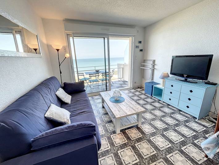 Appartement entier, Appartement en front de mer avec balcon et parking privatif in Jullouville, Côte de la Déroute