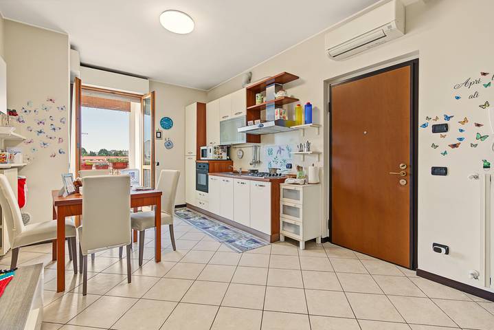Apartamento entero, Apartamento 'Casalba Crossroads Milan Como Monza' con terraza, Wi-Fi y aire acondicionado in Bovisio Masciago, Brianza