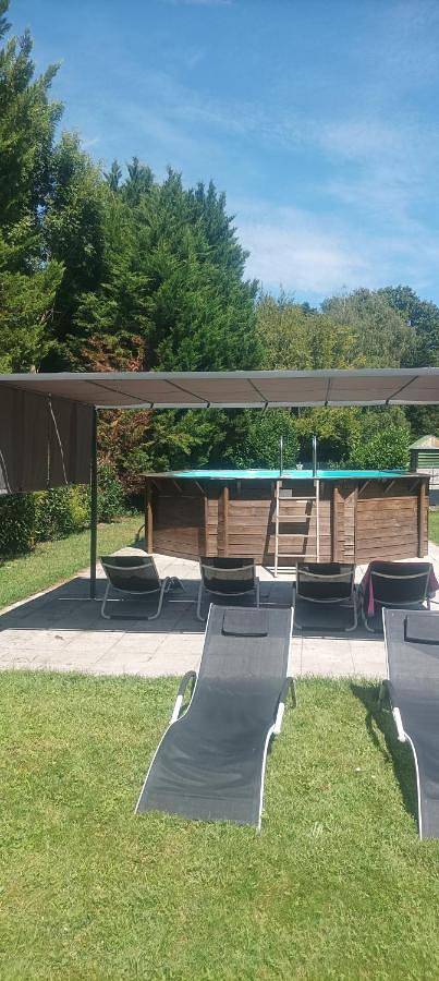 Location de vacances pour 2 personnes, avec piscine ainsi que jardin et jacuzzi à Montendre - 4