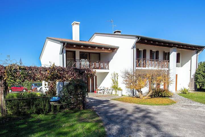 Gîte pour 8 personnes, avec jardin et terrasse à San Biagio di Callalta