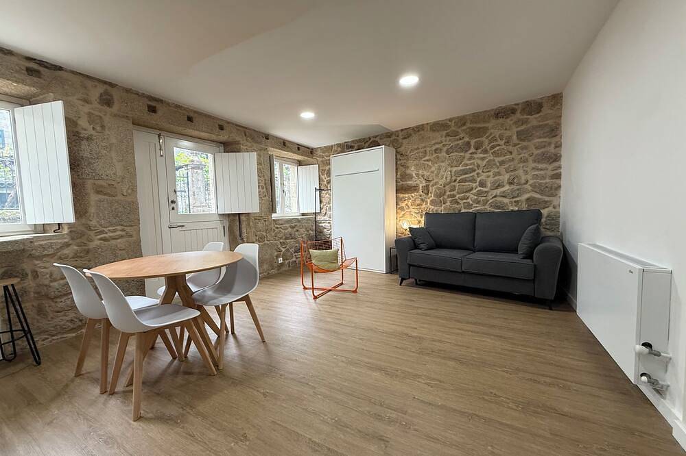 Entire apartment, Padrón Plaza Loft L1 by Urent in Padrón, La Coruña Province