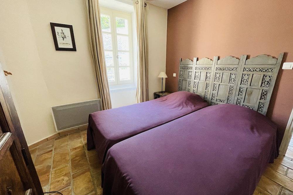 Entire apartment, Le Chef d'Escadron in Cadenet, Parc naturel régional du Luberon