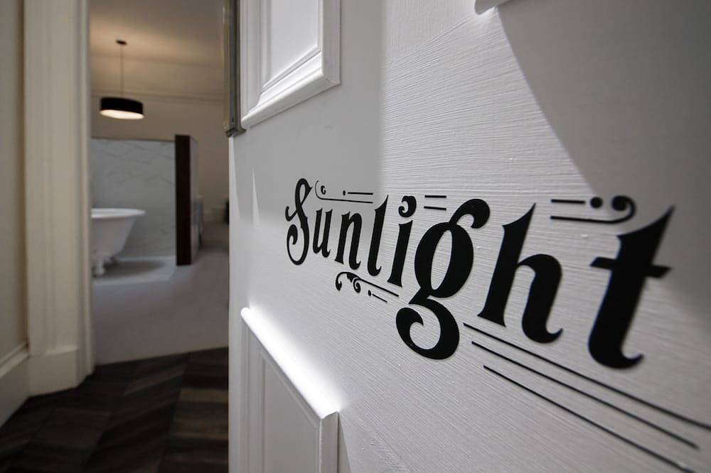 Sunlight (Standard Bedroom) - a lews castle that sleeps 2 guests in 1 bedroom in Lewis and Harris, Äußere Hebriden