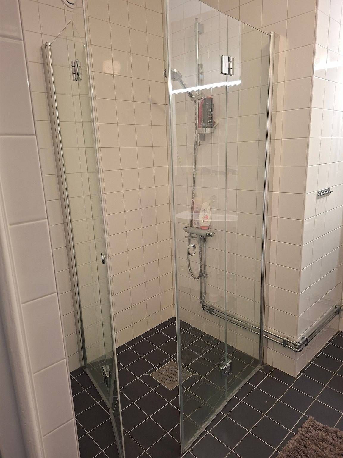 Ganze Wohnung, Gemütliches Zimmer im charmanten Farsta Apartment -Rückzugsort für Familien in Schwedische Ostsee