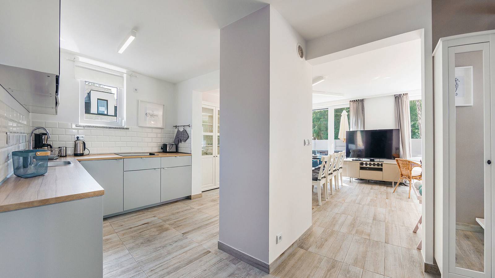 Cały apartament wypoczynkowy, Apartament wakacyjny dla 10 osób z taras in Łukęcin, Morze Bałtyckie