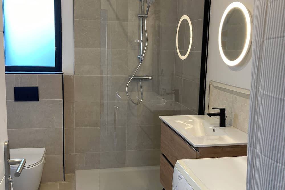 Appartement entier, Laissez vous tenter par ce cocoon Nature&Bois à 2 min de la mer et du centre. in Trégastel, Côte de Granit Rose