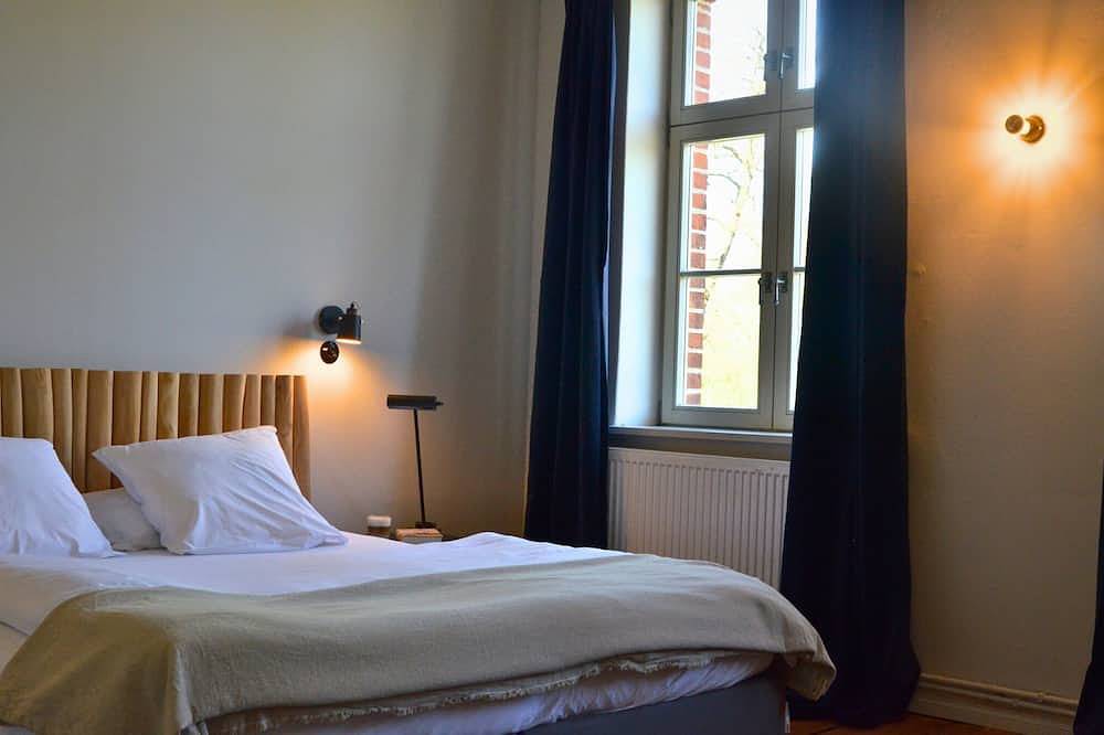 Doppelzimmer im Gasthaus am Finowkanal (ehemalige Schule von 1875). in Zerpenschleuse, Wandlitz