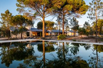 Location de vacances pour 16 personnes, avec terrasse et jardin à Comporta