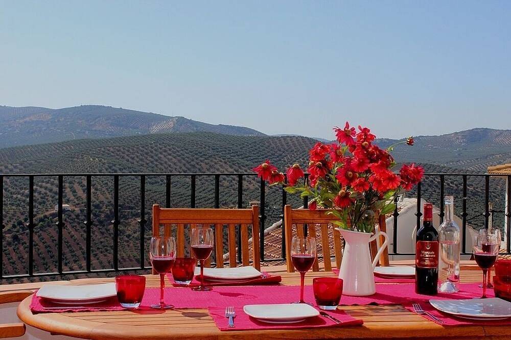 Traditional Mountain Village House, Private Pool, Wifi and Extensive Views in Fuente del Conde, Iznájar