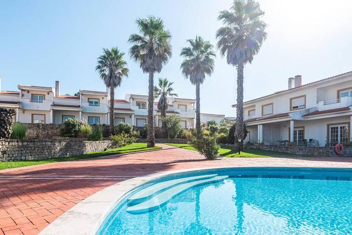 Casas e apartamentos de temporada para 4 pessoas, com piscina e terraço e ainda jardim em Amoreira