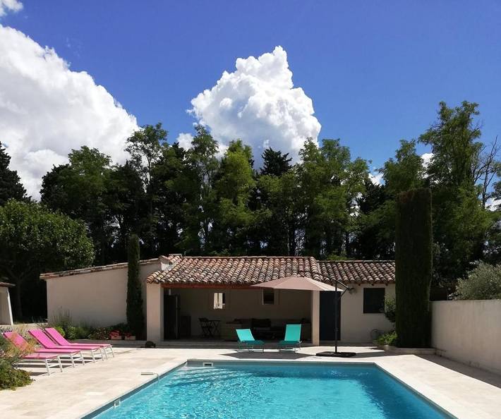 Chambre d’hôte pour 6 personnes, avec Terrasse ainsi que Jardin et Piscine à Cabannes