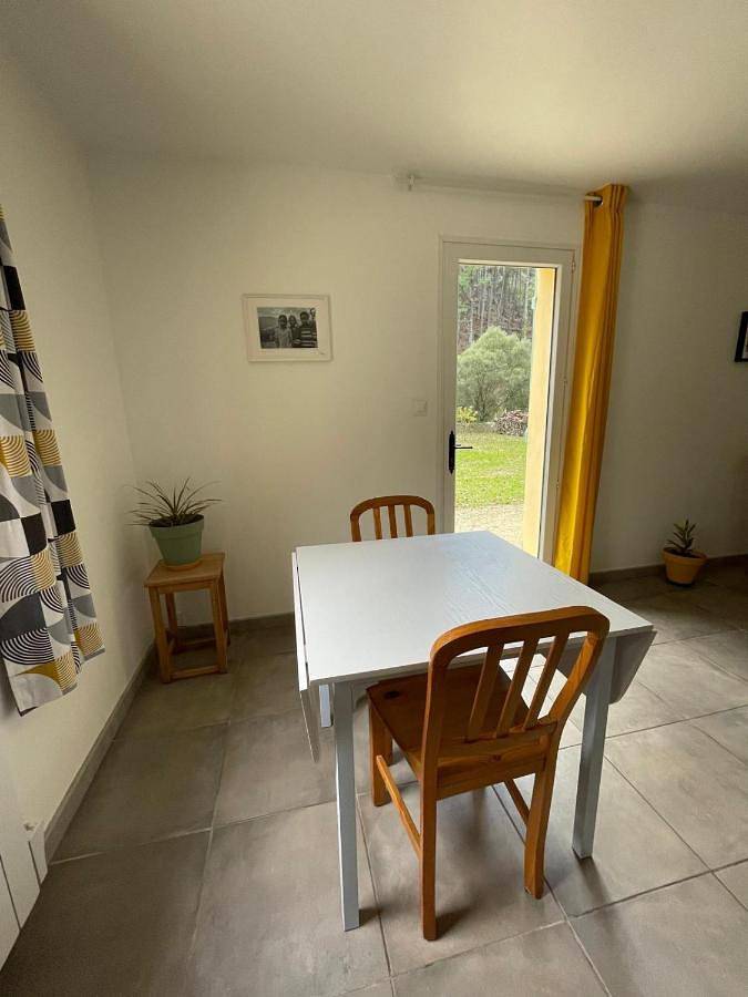 Gîte pour 3 personnes, avec jardin et terrasse à Brantes - 2