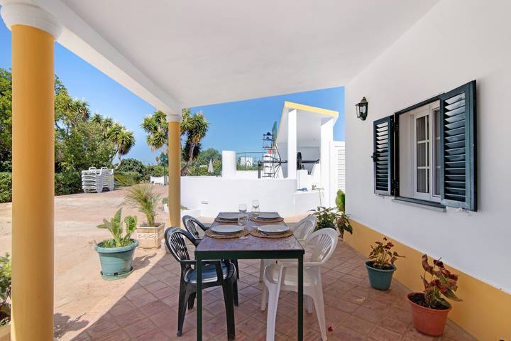 Casa de Férias 'Quinta Alegre Tavira T2' com Piscina Partilhada, Wi-Fi e Ar Condicionado in Santo Estévão, Ria Formosa