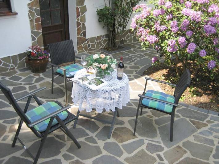 Ferienwohnung für 3 Personen, mit Garten und Ausblick, kinderfreundlich in Hellenthal