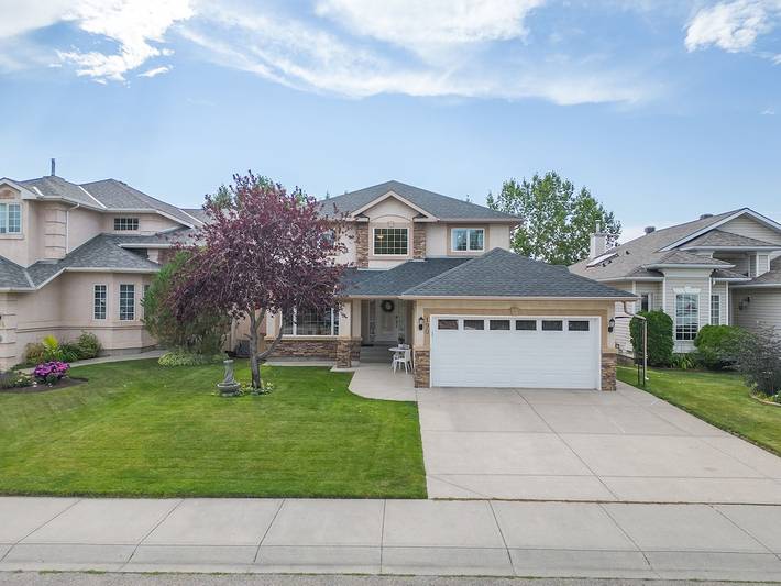 Holiday rental for 14 people, with hot tub and garden, with pets in Calgary