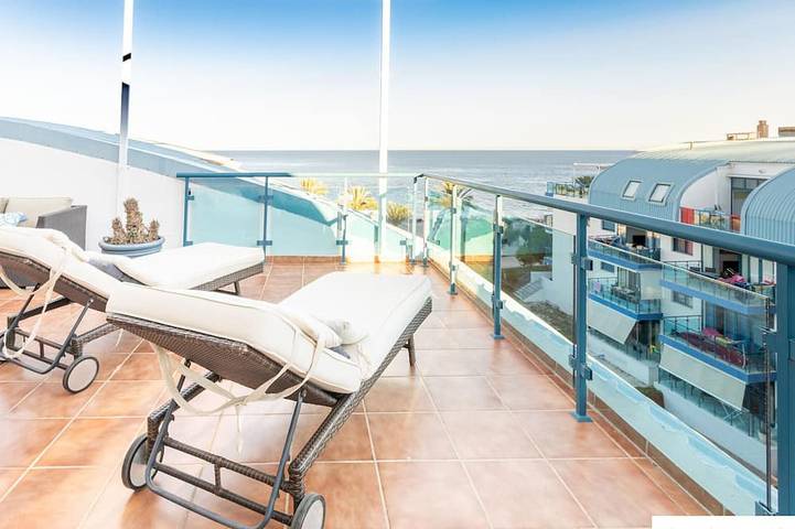 Apartamento para 6 personas, con jardín además de terraza y piscina en Castell de Ferro