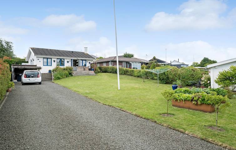 Ferieudlejning for 4 personer, med terrasse og have i Kerteminde