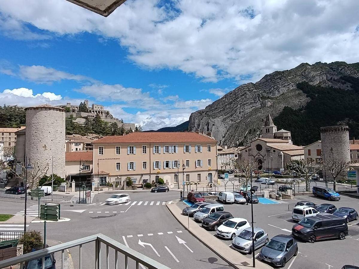 Appartement entier, Vue d'Exception Citadelle et Rocher de la Baume in Sisteron, Région de Forcalquier