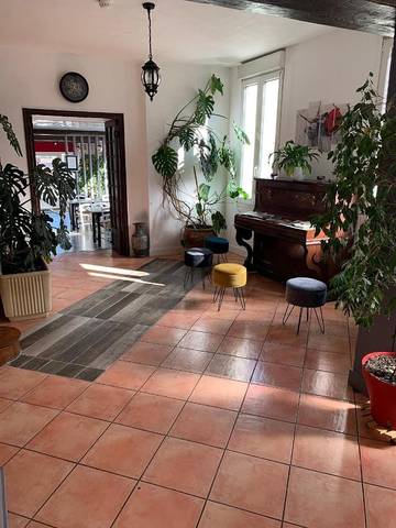 Hôtel pour 3 personnes, avec vue et jardin à Mirambeau