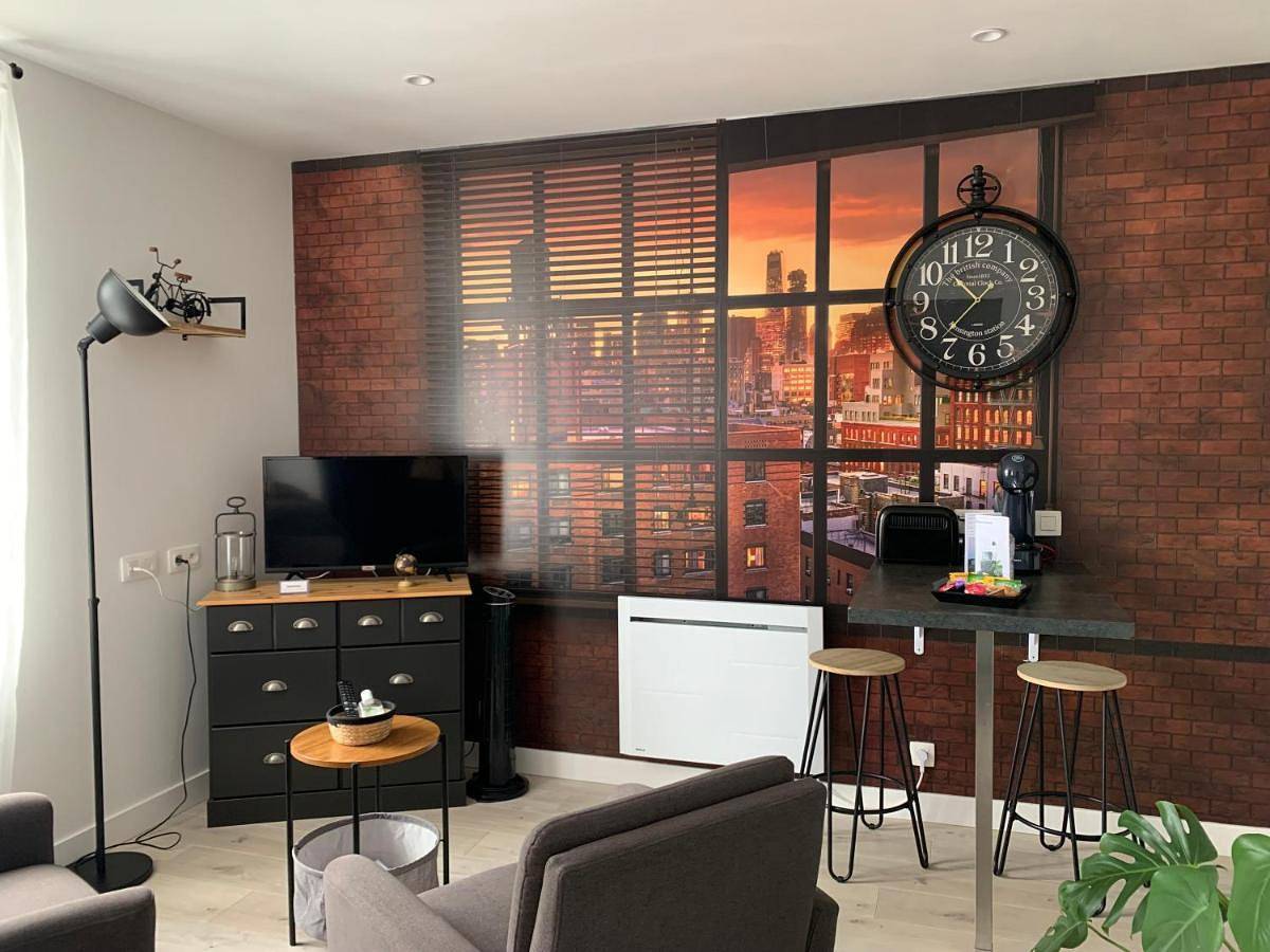 Appartement entier, Le petit loft - Studio - Wifi - Coeur de ville - Parking in Pont-l'Abbé, Région de Quimper