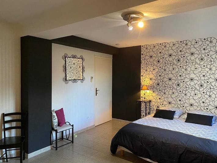 Location de vacances pour 50 personnes, avec vue et jardin dans Belleville-en-Beaujolais - 2