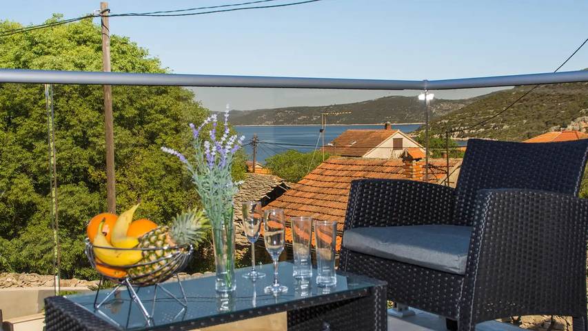 Ferienwohnung für 4 Personen, mit Pool und Terrasse