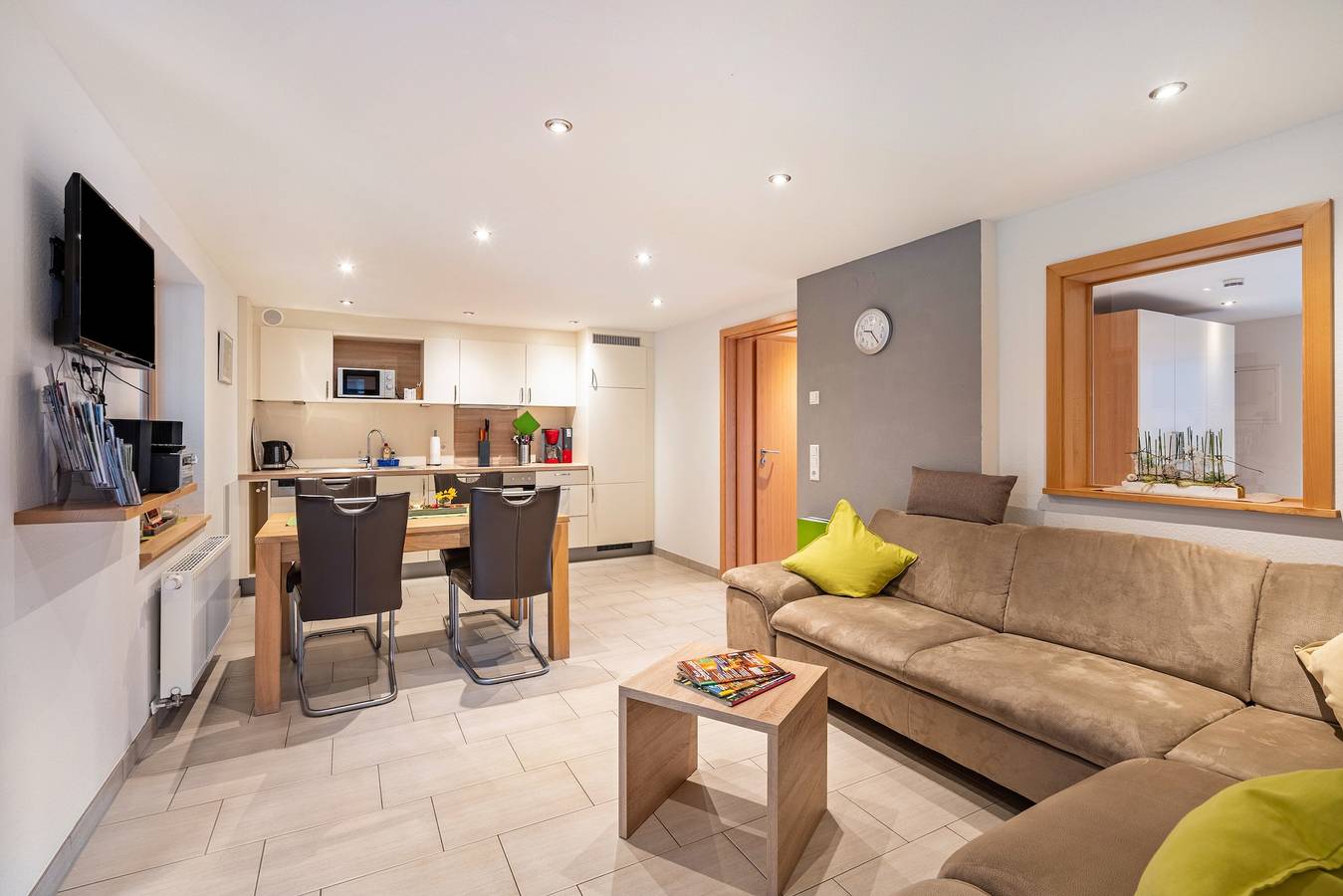 Ganze Wohnung, Ferienwohnung Sonneneckle" mit privater Terrasse, Gemeinschaftsgarten und Wlan in Gutach im Breisgau, Südschwarzwald
