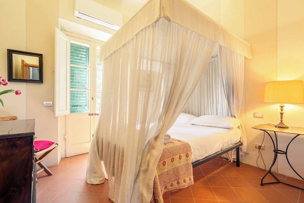 Breathtaking Villa with stunning pool on the hills overlooking Florence in Gavinana Galluzzo, Florenz