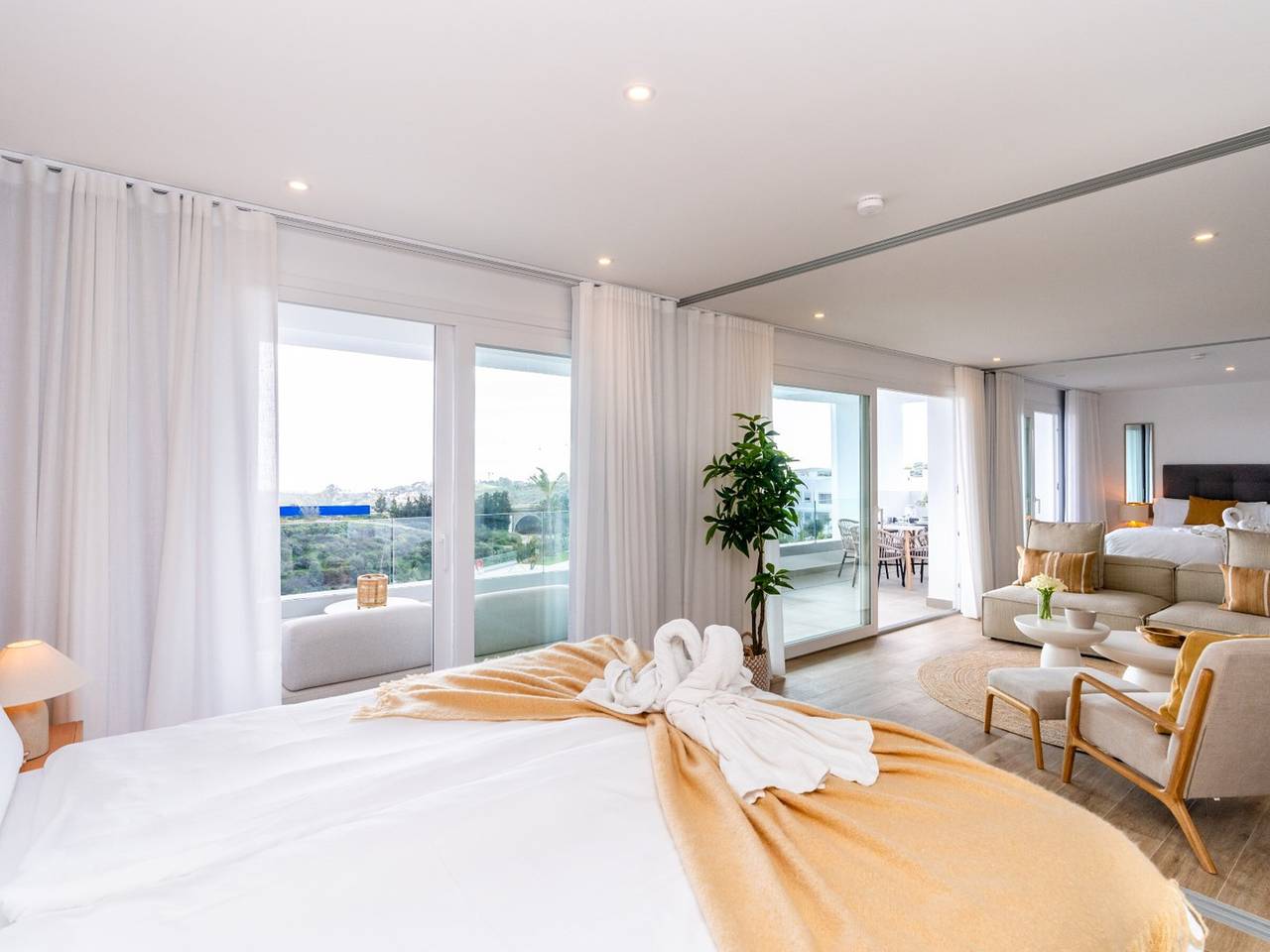 Ganze Wohnung, Moderne Wohnung in Estepona, Lagunenzugang, 2 Schlafzimmer in Alcazaba Lagoon, Casares