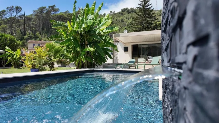 Chalet para 10 personas, con jacuzzi además de piscina y jardín - 1