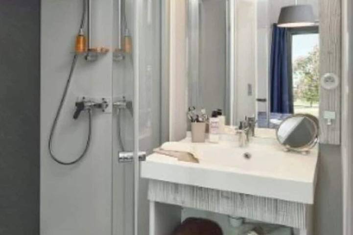 Gîte pour 5 personnes, avec balcon et piscine à Saint-Constant (homonymie) - 4