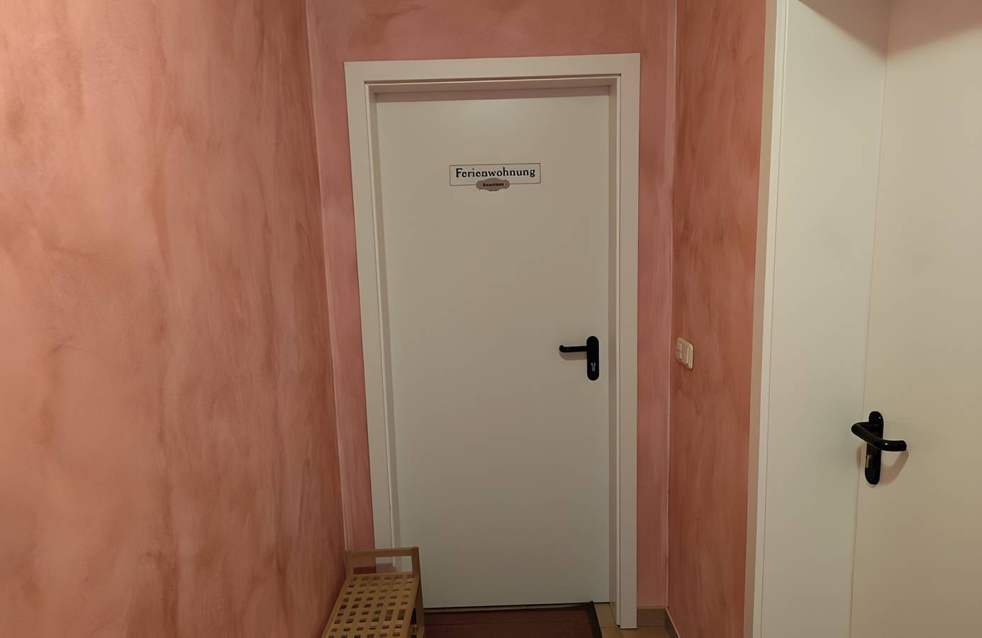 Ganze Wohnung, Apartment „Fewo Steuerboard“ mit gemeinsamer Terrasse, Garten und Wlan in Röbel, Müritz