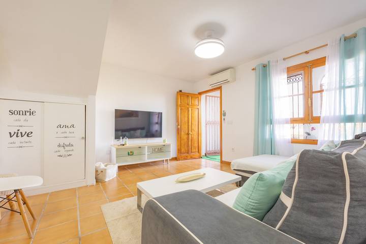 Gîte pour 6 personnes, avec jardin et bassin pour enfant, adapté aux familles dans L'Albir - 4
