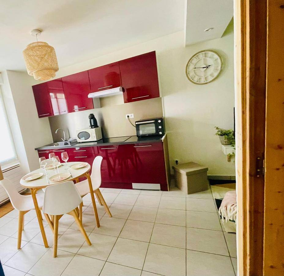 Appartement entier, One-Bedroom Apartment with Balcony and Mountain View in Gunsbach, Parc naturel régional des Ballons des Vosges