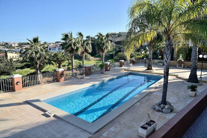 Villa voor 4 personen, with balkon and zwembad as well as tuin - 1