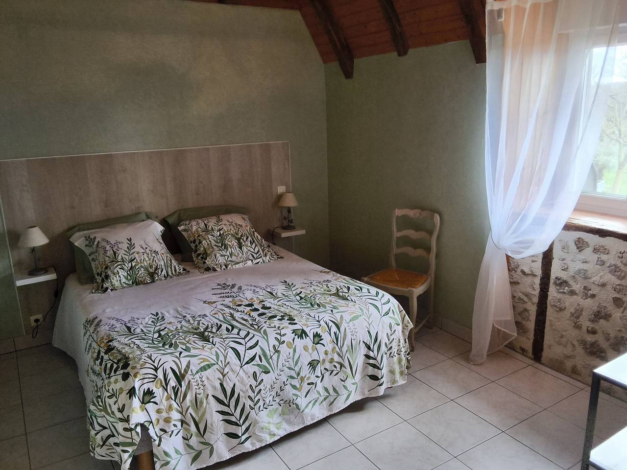 Maison de Vacances 'Le Marronnier' avec Vue sur la Montagne, Jardin Privé et Wi-Fi in Saint-Mamet-la-Salvetat, Région d'Aurillac