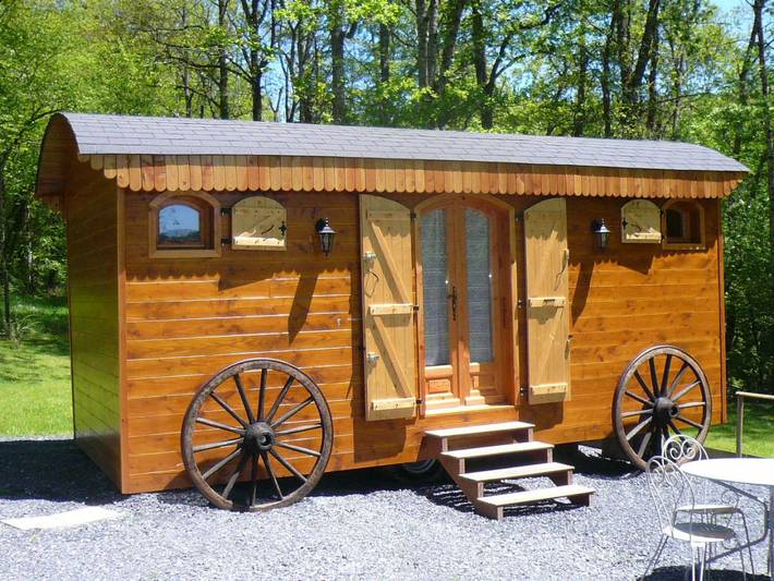 Gîte pour 2 personnes, avec jardin, animaux acceptés à Castelnau-de-Brassac
