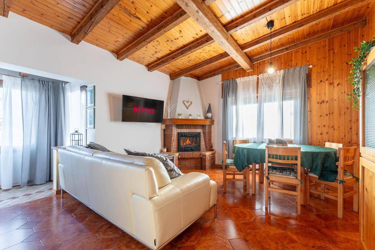Apartamento inteiro, Two-Bedroom Apartment with Garden View in Roana, Vicenza (província)