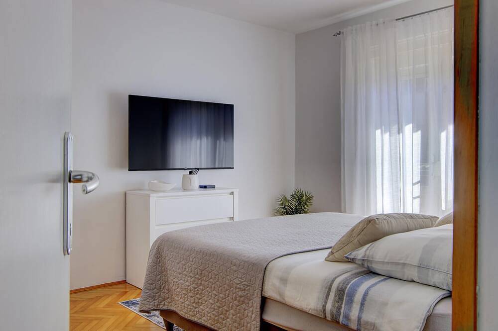 Entire apartment, Beach front apartment in Fazana in Fažana (Istria), Fazana