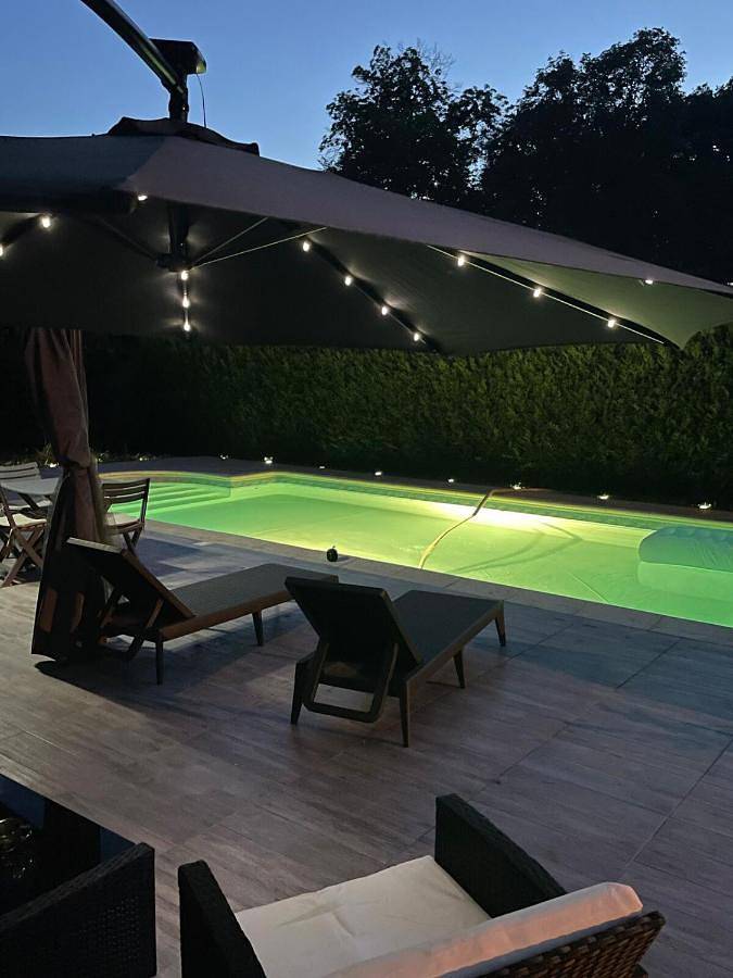 By Neptune - La Maison Courtenay Piscine Privée, Événement autorisé in Courtenay, Région de Montargis