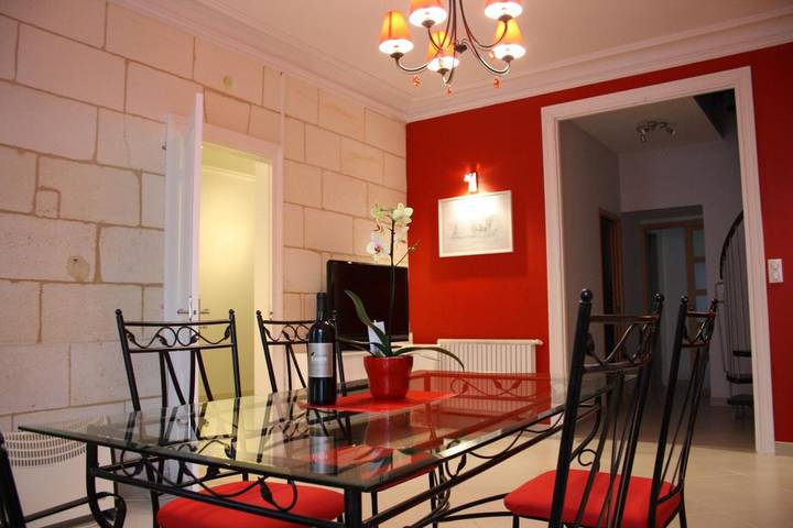 Chambre d’hôte pour 2 personnes, avec terrasse et jardin ainsi que sauna et jacuzzi à Lamarque