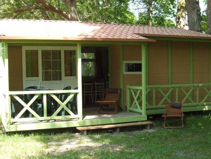 Camping pour 6 personnes, avec piscine et terrasse, animaux acceptés