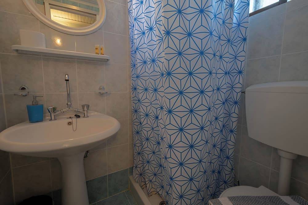 Cozy rooms only 2' walk from beach in Plános, Zante