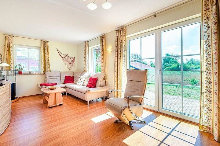 Ferienhaus mit Meerblick für 4 Personen, mit Garten und Terrasse auf Rügen - 2