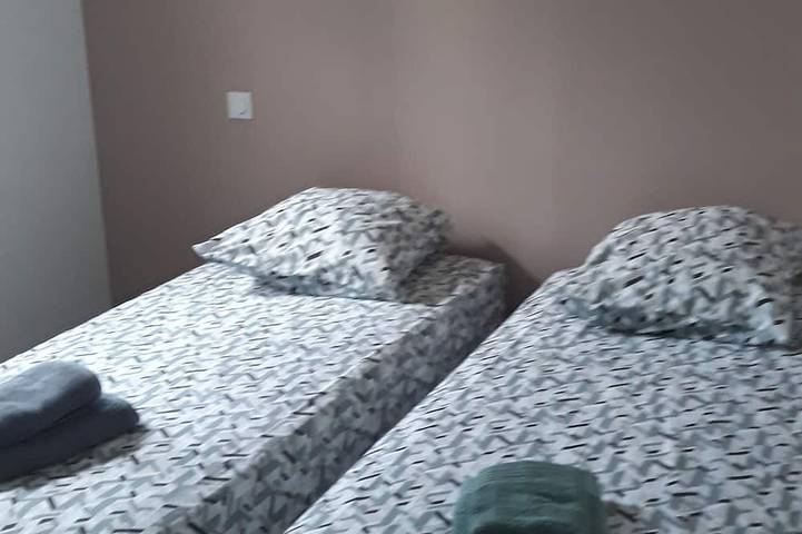 Location de vacances pour 6 personnes, avec terrasse ainsi que jacuzzi et jardin à Meyronne - 2