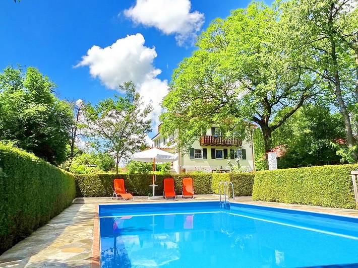Ferienwohnung für 6 Personen, mit Balkon und Balkon/Terrasse sowie Garten und Pool im Allgäu