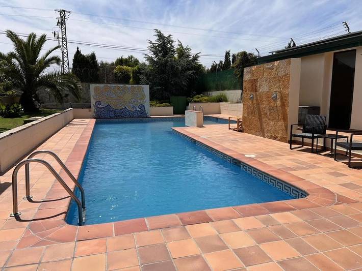 Bungalow para 3 personas, con Terraza y Jardín además de Piscina y Vistas en Castilla-La Mancha
