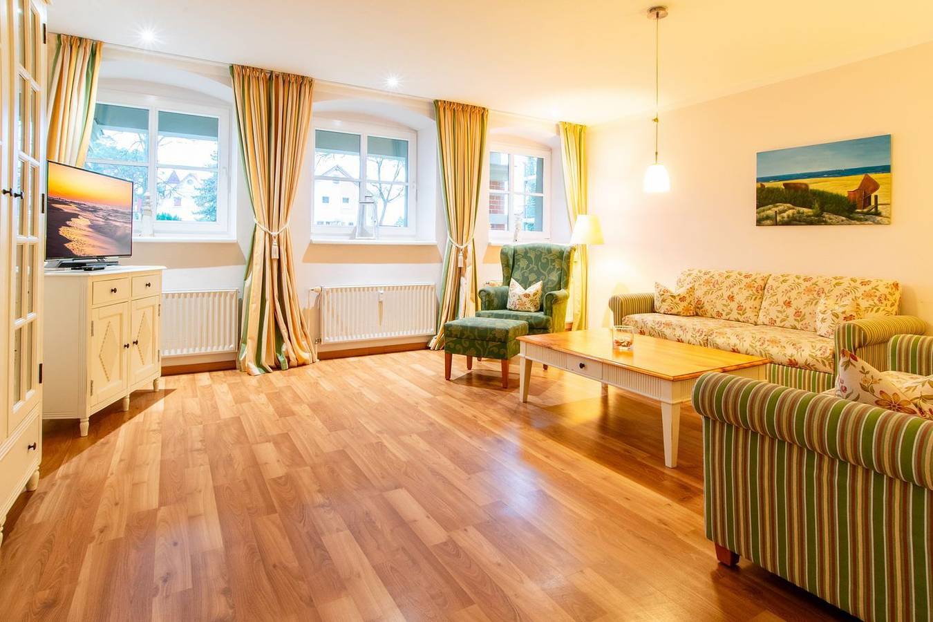 Ganze Wohnung, Villen-Apartment direkt am Ostseestrand mit Saunanutzung in der Ferienanlage in Strand Heringsdorf, Heringsdorf